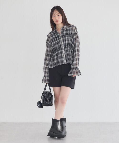 earth music&ecology(アースミュージックアンドエコロジー)の「エアもちショートパンツ(その他パンツ・レディース・ブラック/グレー系その他2・FREE)」の12枚目の写真