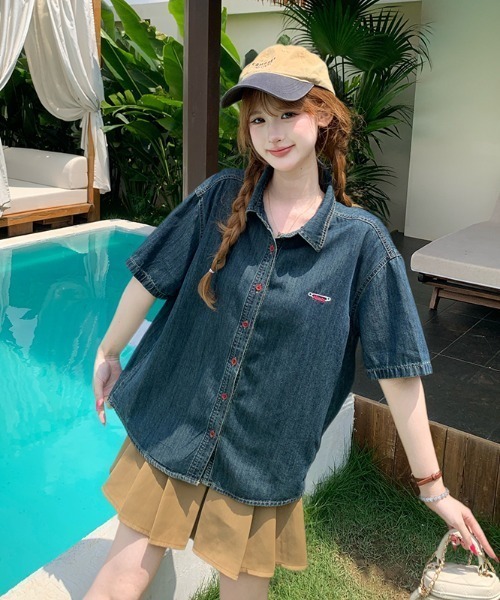 FAVORITO(ファヴォリート)の「デニムシャツ(シャツ/ブラウス・レディース・ライトブルー/ダークブルー・F)」の7枚目の写真