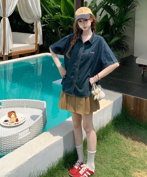 FAVORITO(ファヴォリート)の「デニムシャツ(シャツ/ブラウス・レディース・ライトブルー/ダークブルー・F)」の12枚目の写真
