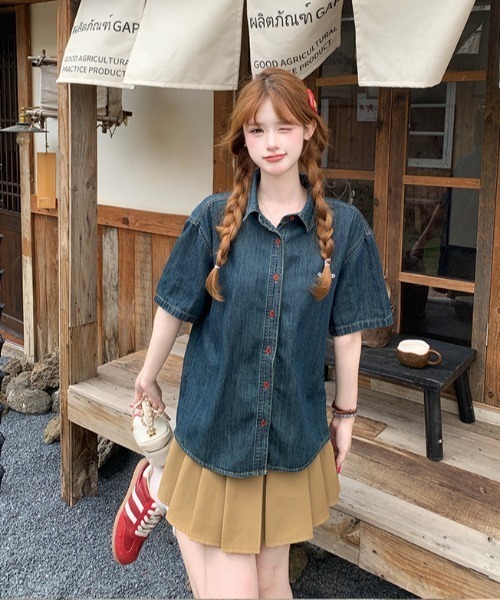 FAVORITO(ファヴォリート)の「デニムシャツ(シャツ/ブラウス・レディース・ライトブルー/ダークブルー・F)」の10枚目の写真