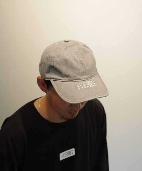 MM6 Maison Margiela（ｴﾑｴﾑｼｯｸｽ ﾒｿﾞﾝ ﾏﾙｼﾞｪﾗ）の「MM6　MEN HAT（キャップ・メンズ・グレー・FREE）」の4枚目の写真