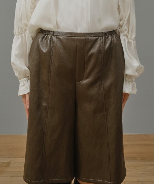 Nunc.(ヌンク)の「エコレザーハーフパンツ(その他パンツ・レディース・ブラック/ダークブラウン・38)」の19枚目の写真