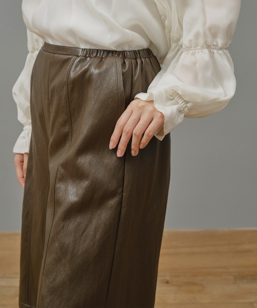 Nunc.(ヌンク)の「エコレザーハーフパンツ(その他パンツ・レディース・ブラック/ダークブラウン・38)」の20枚目の写真