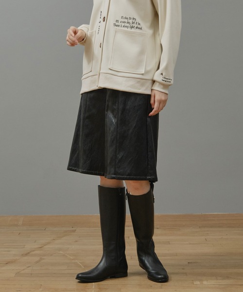 Nunc.(ヌンク)の「エコレザーハーフパンツ(その他パンツ・レディース・ブラック/ダークブラウン・38)」の12枚目の写真