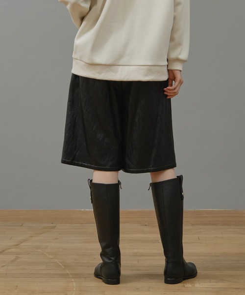 Nunc.(ヌンク)の「エコレザーハーフパンツ(その他パンツ・レディース・ブラック/ダークブラウン・38)」の14枚目の写真