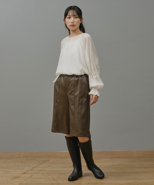 Nunc.(ヌンク)の「エコレザーハーフパンツ(その他パンツ・レディース・ブラック/ダークブラウン・38)」の7枚目の写真