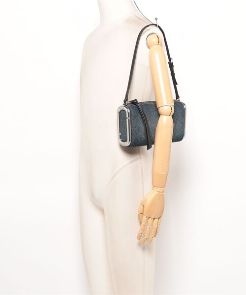 MARC JACOBS(マークジェイコブス)の「DENIM SCENE SMALL SHOULDER BAG/デニム シーン スモール ショルダー バッグ(ショルダーバッグ・レディース・インディゴブルー・ONE SIZE)」の9枚目の写真