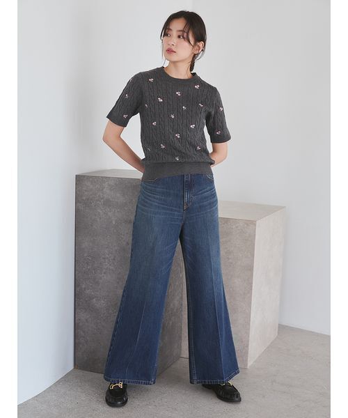 Mila Owen(ミラオーウェン)の「センタープレスワイドデニムパンツ(デニムパンツ・レディース・ベージュ/ライトブルー/ブルー・1/00/0)」の5枚目の写真