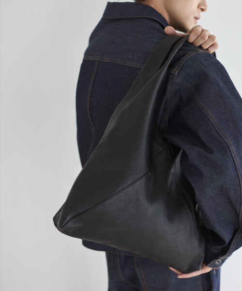 Firsthand（ファーストハンド）の「Firsthand/ファーストハンド Leather Triangle Marche Bag / トライアングルマルシェ / レザートート / 撥水レザー（トートバッグ・メンズ・ブラック・ONE SIZE）」の6枚目の写真