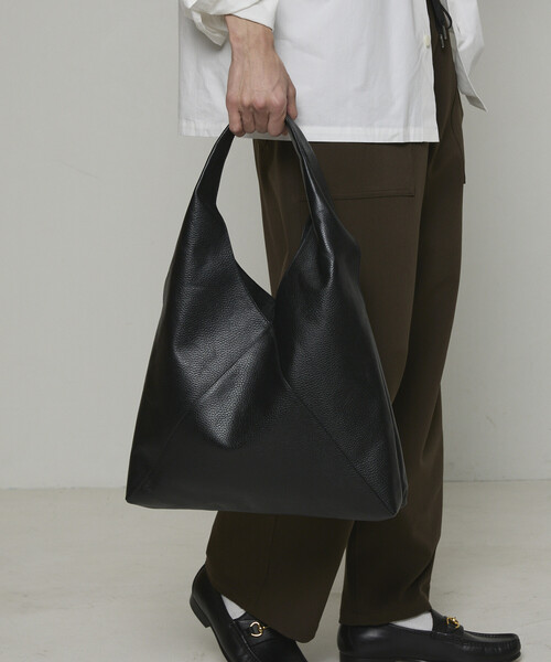 Firsthand（ファーストハンド）の「Firsthand/ファーストハンド Leather Triangle Marche Bag / トライアングルマルシェ / レザートート / 撥水レザー（トートバッグ・メンズ・ブラック・ONE SIZE）」の17枚目の写真