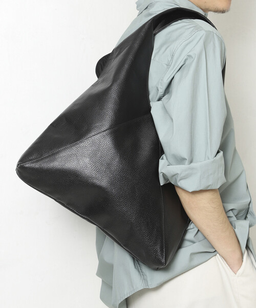 Firsthand（ファーストハンド）の「Firsthand/ファーストハンド Leather Triangle Marche Bag / トライアングルマルシェ / レザートート / 撥水レザー（トートバッグ・メンズ・ブラック・ONE SIZE）」の18枚目の写真