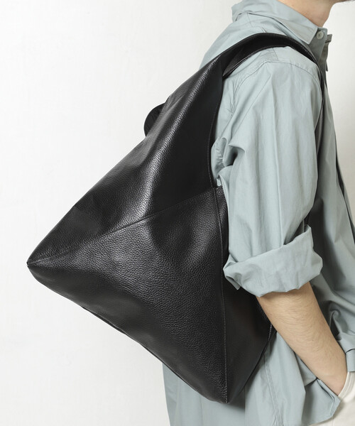 Firsthand（ファーストハンド）の「Firsthand/ファーストハンド Leather Triangle Marche Bag / トライアングルマルシェ / レザートート / 撥水レザー（トートバッグ・メンズ・ブラック・ONE SIZE）」の19枚目の写真