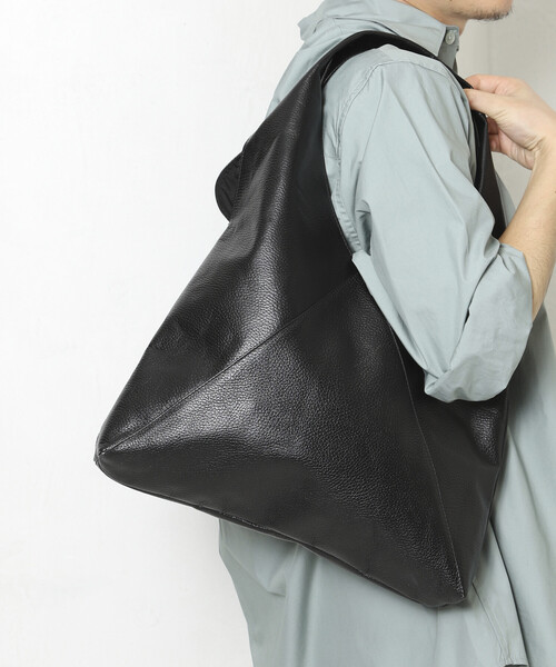 Firsthand（ファーストハンド）の「Firsthand/ファーストハンド Leather Triangle Marche Bag / トライアングルマルシェ / レザートート / 撥水レザー（トートバッグ・メンズ・ブラック・ONE SIZE）」の20枚目の写真