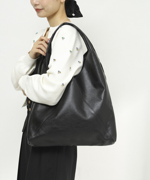 Firsthand（ファーストハンド）の「Firsthand/ファーストハンド Leather Triangle Marche Bag / トライアングルマルシェ / レザートート / 撥水レザー（トートバッグ・メンズ・ブラック・ONE SIZE）」の22枚目の写真