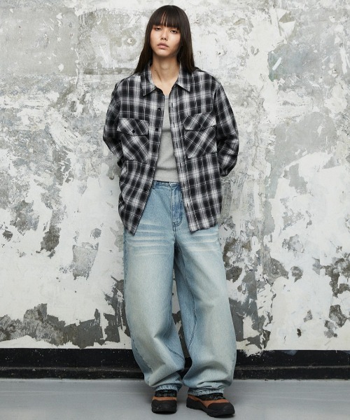 MAHAGRID(マハグリッド)の「『mahagrid/マハグリット』 WASHED POCKET DENIM PANTS/ウォッシュドポケットデニムパンツ(デニムパンツ・レディース・ブラック/ブルー・M/S)」の6枚目の写真