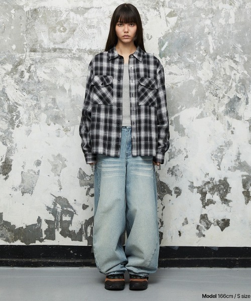 MAHAGRID(マハグリッド)の「『mahagrid/マハグリット』 WASHED POCKET DENIM PANTS/ウォッシュドポケットデニムパンツ(デニムパンツ・レディース・ブラック/ブルー・M/S)」の5枚目の写真