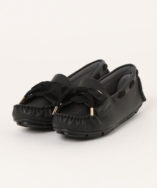 LANVIN en Bleu(ランバンオンブルー)の「リボンモチーフドライビングシューズ(モカシン/デッキシューズ・レディース・ブラック系その他/ベージュ/サンドベージュ/ブラック・22.5cm/23.0cm/23.5cm/24.0cm/24.5cm/22.0cm)」の1枚目の写真