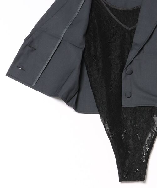OJYON（オジョン）の「【OJYON】milanda jacket set WHITE（その他トップス・レディース・チャコールグレー/ホワイト・ONE SIZE）」の4枚目の写真