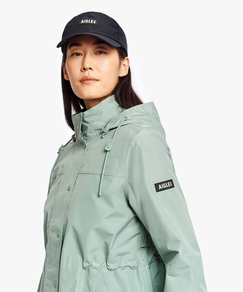 AIGLE(エーグル)の「GORE-TEX ゴアテックス 防風 防水 透湿 2レイヤー アジャスタブルウエストフーデッドジャケット T-KIT フード着脱可(マウンテンパーカー・レディース・ブラック/セージグリーン/ホワイト・38/36/42/40)」の4枚目の写真