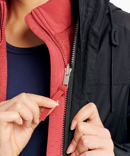 AIGLE(エーグル)の「GORE-TEX ゴアテックス 防風 防水 透湿 2レイヤー アジャスタブルウエストフーデッドジャケット T-KIT フード着脱可(マウンテンパーカー・レディース・ブラック/セージグリーン/ホワイト・38/36/42/40)」の15枚目の写真