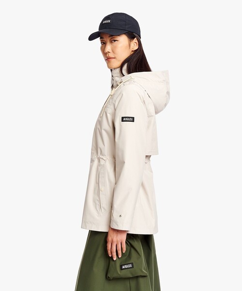 AIGLE(エーグル)の「GORE-TEX ゴアテックス 防風 防水 透湿 2レイヤー アジャスタブルウエストフーデッドジャケット T-KIT フード着脱可(マウンテンパーカー・レディース・ブラック/セージグリーン/ホワイト・38/36/42/40)」の19枚目の写真