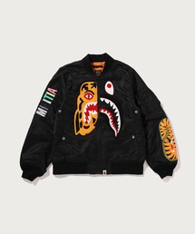 A BATHING APE（アベイシングエイプ）の「TIGER SHARK BOMBER JACKET（ミリタリージャケット）」