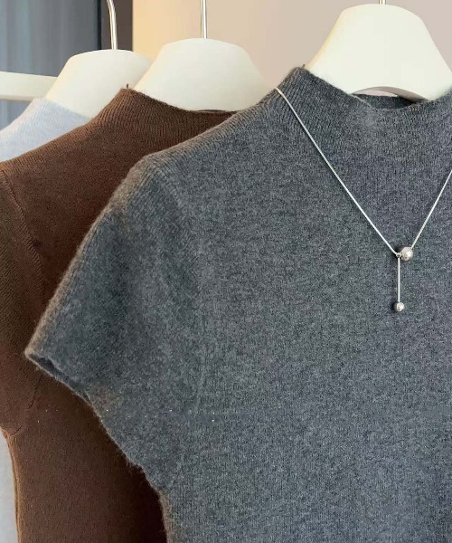 gossip!ロサンゼルス(ゴシップロサンゼルス)の「ハーフネック 半袖ニットトップス レディース タイトシルエット 細見え きれいめインナー 春夏秋 ベーシック(Tシャツ/カットソー・レディース・ブラウン/ブラック/ダークグレー/ホワイト・FREE)」の7枚目の写真