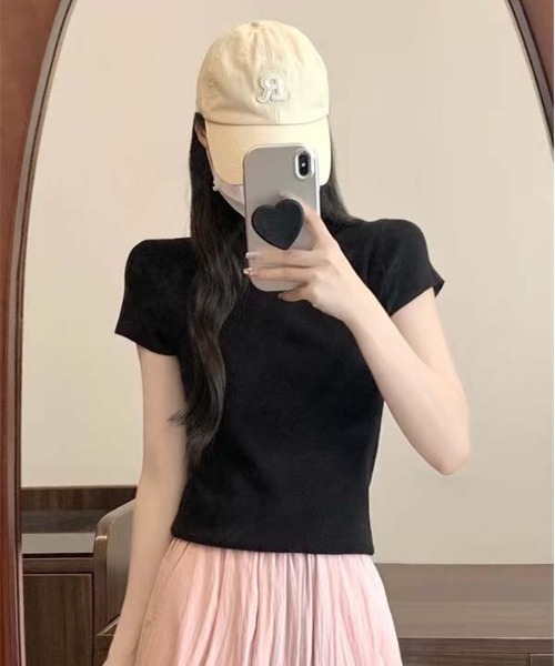 gossip!ロサンゼルス(ゴシップロサンゼルス)の「ハーフネック 半袖ニットトップス レディース タイトシルエット 細見え きれいめインナー 春夏秋 ベーシック(Tシャツ/カットソー・レディース・ブラウン/ブラック/ダークグレー/ホワイト・FREE)」の18枚目の写真