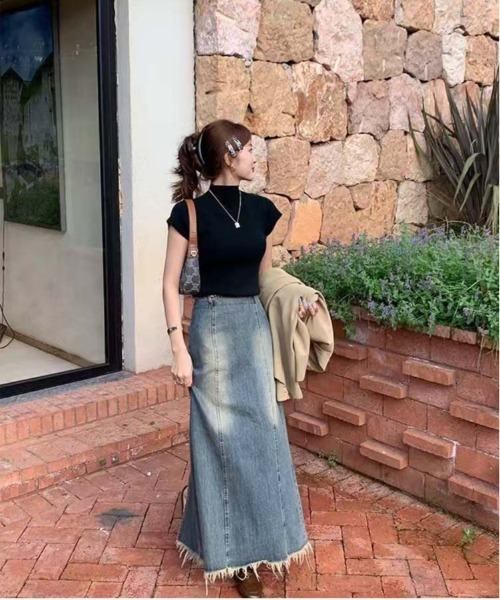 gossip!ロサンゼルス(ゴシップロサンゼルス)の「ハーフネック 半袖ニットトップス レディース タイトシルエット 細見え きれいめインナー 春夏秋 ベーシック(Tシャツ/カットソー・レディース・ブラウン/ブラック/ダークグレー/ホワイト・FREE)」の21枚目の写真
