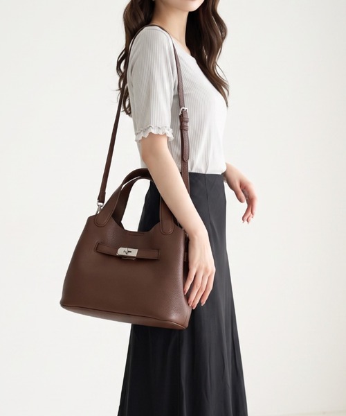 umune(ウムネ)の「洗練された大人顔な仕上がり♪金具アクセントが上品な2WAYショルダーバッグ(ショルダーバッグ・レディース・ブラック/モカ/アイボリー/カーキ/ブラウン・FREE)」の22枚目の写真