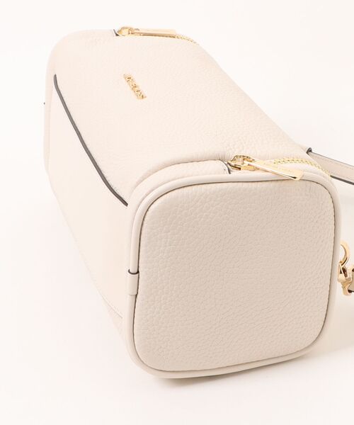 MICHAEL KORS(マイケルコース)の「JET SET TRAVEL SM EW XBODY(ショルダーバッグ・レディース・ベージュ系・FREE)」の3枚目の写真