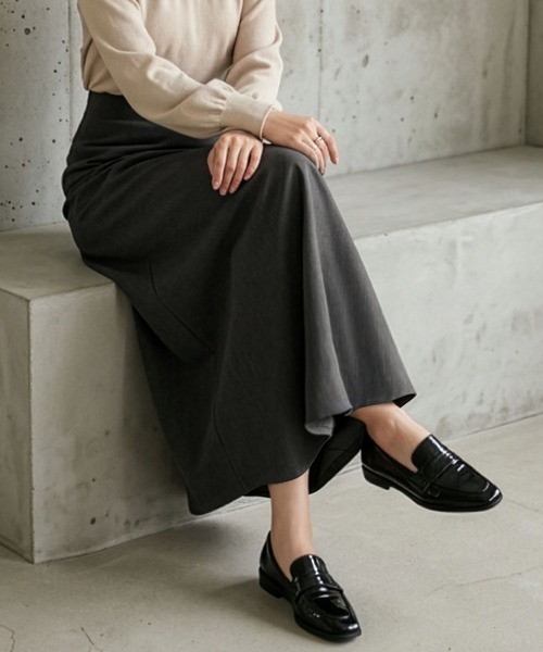 LOWO(ロワ)の「【S~2Lサイズ展開】フレアロングスカート(スカート・レディース・ブラック/チャコールグレー/ブラウン・S/L/M/2L)」の11枚目の写真