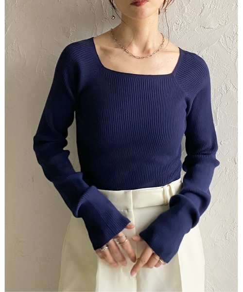 She's Closet(シーズクローゼット)の「長袖 スクエアネック リブニット トップス(ニット/セーター・レディース・レッド/アイボリー/ブラック/ネイビー/ブラウン・FREE)」の4枚目の写真