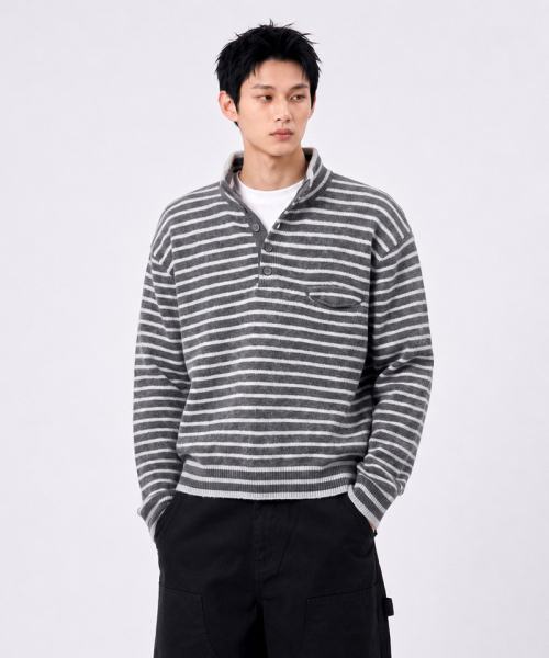 UNDEROFF(アンダーオフ)の「クロップドフィット ストライプ ハーフネック ウールニット グレー(ニット/セーター・レディース・グレー・MEDIUM/LARGE/X-LARGE)」の3枚目の写真