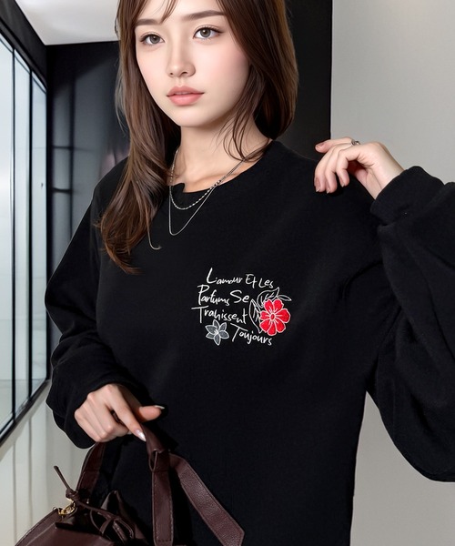 Chandelier(シャンデリア)の「ワンポイント刺繍 ふんわり裏起毛ゆったりスウェットトレーナー(スウェット・レディース・ホワイト系/ホワイト系2/ブラック系3/杢グレー/ブラック/ブラック系/ブラック系1/ブラック系2/ホワイト系1・L/LL/M)」の6枚目の写真