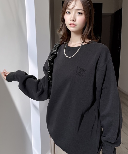 Chandelier(シャンデリア)の「ワンポイント刺繍 ふんわり裏起毛ゆったりスウェットトレーナー(スウェット・レディース・ホワイト系/ホワイト系2/ブラック系3/杢グレー/ブラック/ブラック系/ブラック系1/ブラック系2/ホワイト系1・L/LL/M)」の22枚目の写真