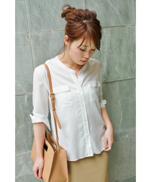 FIGARO Paris(フィガロパリ)の「パウダーツイルポケットツキシャツ◆(シャツ/ブラウス・レディース・ホワイト/ネイビー・36/38)」の17枚目の写真