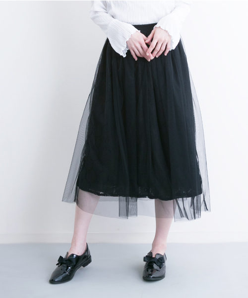 merlot plus（メルロープリュス）の「刺繍レース×チュールスカート9198（スカート・レディース・ブラック/ブルー/ピンク/ベージュ・FREE）」の2枚目の写真