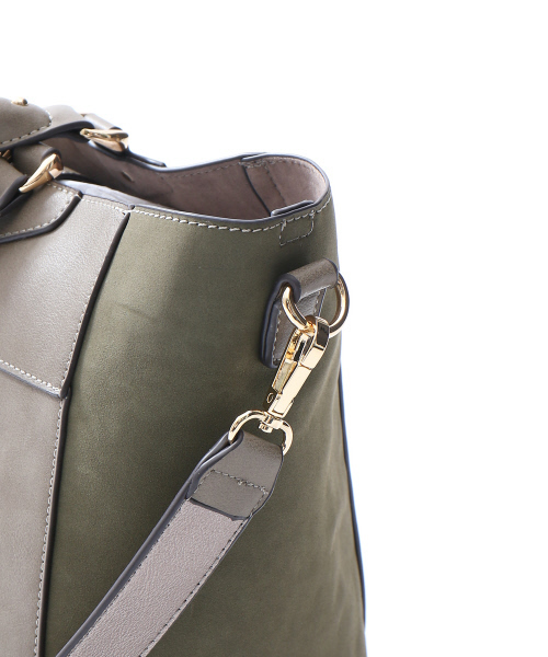 LOWELL things（ロウェル　シングス）の「【店頭人気】フロントファスナートート（トートバッグ・レディース・ベージュ/ネイビー/カーキ・FREE）」の8枚目の写真