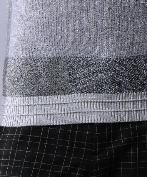 5351 POUR LES HOMMES（ゴーサンゴーイチプールオム）の「インターシャパッチワークニット（ニット/セーター・メンズ・グレー/カーキ/ブラック・44/46/48）」の12枚目の写真