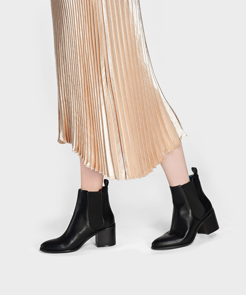 CHARLES & KEITH（チャールズ & キース）の「チェルシーカフブーツ / CHELSEA CALF BOOTS（ブーツ・レディース・ブラック/ネイビー・22.5cm/23.5cm/23cm/24.5cm/25cm）」の3枚目の写真