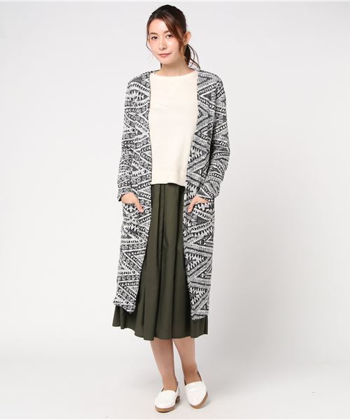STYLEBLOCK（スタイルブロック）の「幾何学柄ジャガードカットソーコーディガン（カーディガン/ボレロ・レディース・ブラック/ネイビー/ブラウン/キャメル/バーガンディー・M）」の2枚目の写真