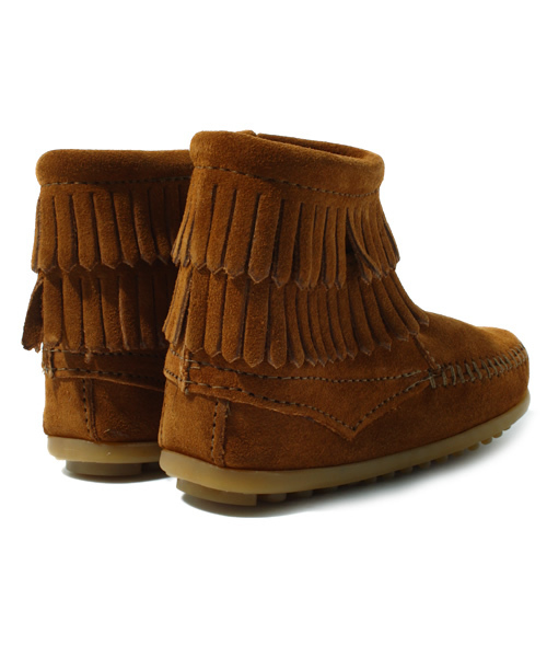 Minnetonka（ミネトンカ）の「MINNETONKA:ダブルフリンジ サイドジップ(kids)（ブーツ・キッズ・ブラック/ブラウン・14/15 /16/17/18/19/20/22/21）」の6枚目の写真