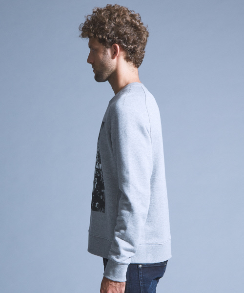 5351 POUR LES HOMMES（ゴーサンゴーイチプールオム）の「グラフィック度詰裏毛スウェット（スウェット・メンズ・グレー/ブラック・44/46/48/50）」の4枚目の写真