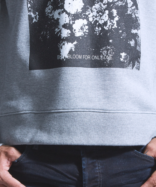 5351 POUR LES HOMMES（ゴーサンゴーイチプールオム）の「グラフィック度詰裏毛スウェット（スウェット・メンズ・グレー/ブラック・44/46/48/50）」の8枚目の写真