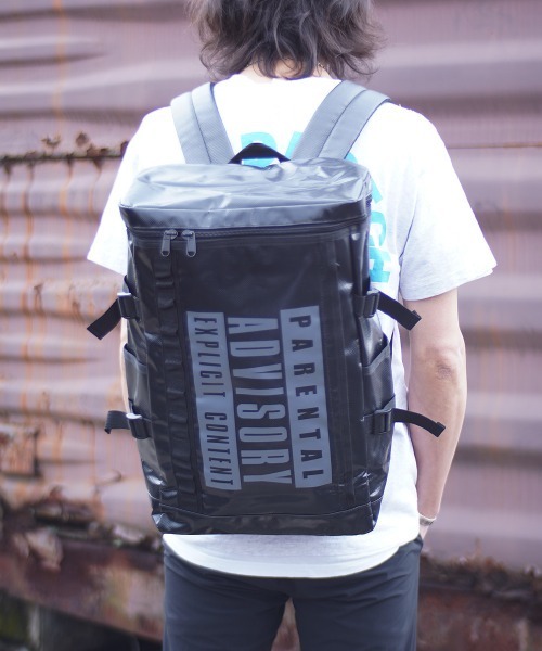 PARKS TOKYO SELECT（パークストウキョウセレクト）の「【PARENTAL ADVISORY】BOX ターポリン リュック（バックパック/リュック・メンズ・ブラック×グレー/ブラック×ホワイト・FREE）」の7枚目の写真