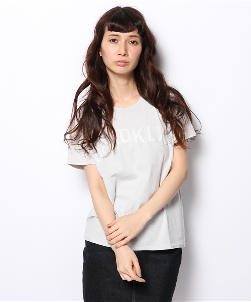 Another Edition（アナザーエディション）の「AE BROOKLYN T　Я（Tシャツ/カットソー・レディース・ホワイト/ライトグレー/ネイビー・フリー）」の10枚目の写真