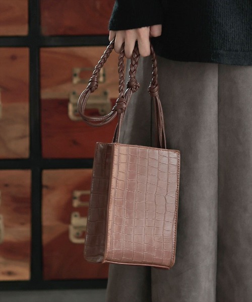 DONOBAN(ドノバン)の「ロープショルダースクエアバッグ(ショルダーバッグ・レディース・ベージュ/ホワイト/ブラック/ブラウン/アイボリー/ブルー系その他/ブラック系その他/ホワイト系その他・ONESIZE)」の6枚目の写真