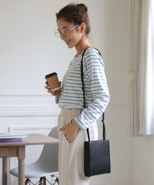 DONOBAN(ドノバン)の「ロープショルダースクエアバッグ(ショルダーバッグ・レディース・ベージュ/ホワイト/ブラック/ブラウン/アイボリー/ブルー系その他/ブラック系その他/ホワイト系その他・ONESIZE)」の18枚目の写真