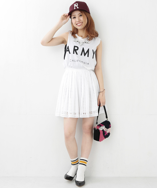 Ray BEAMS（レイビームス）の「Ray BEAMS / レースギャザー ミニスカート（スカート・レディース・ホワイト/ネイビー・1/0）」の9枚目の写真